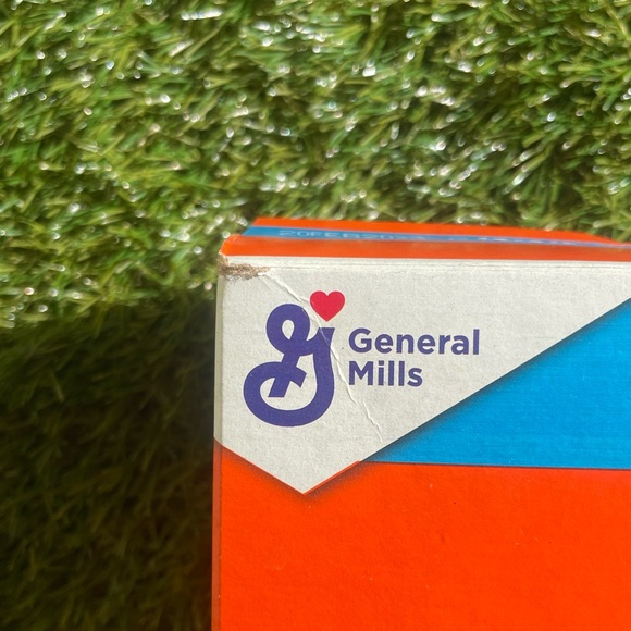 Reese’s Puffs Kaws | Kawspuffs | Collectable Box ONLY - Picture 10 of 11